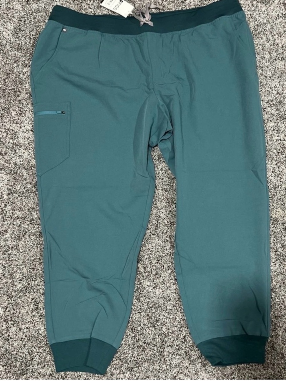 FIGS TWO-SET JOGGER SCRUB PANTS AND CATARINA ONE-POCKET TOP  – PANTS SIZE 4XLP - Picture 8 of 8